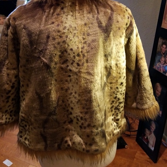 Short Jacket - Picture 3 of 7